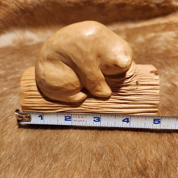 Hand-Carved Wooden Bear On Log Figurine Signed Rustic Whimsy Cottage Cabin - Picture 3 of 7